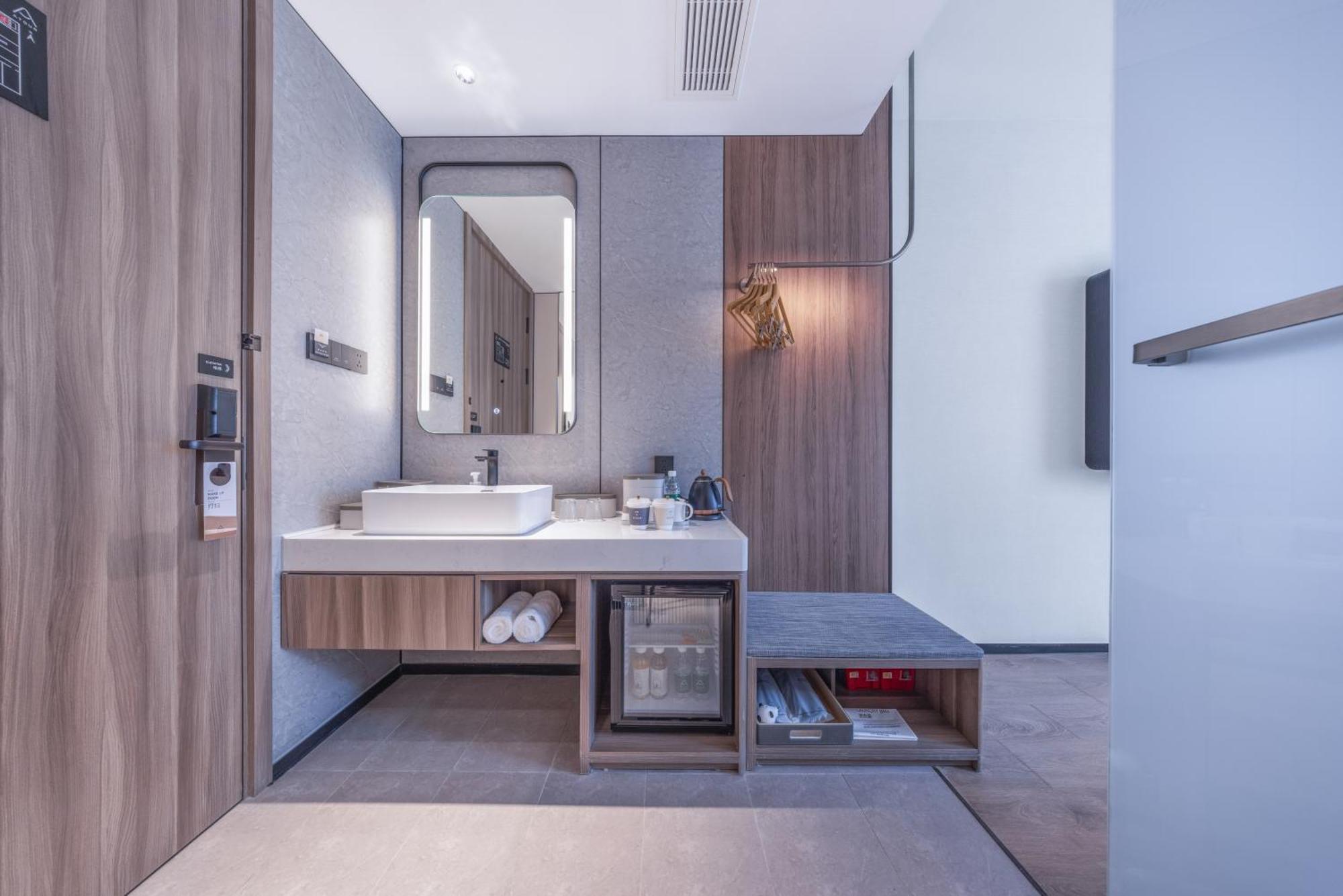 Atour X Hotel The Bund East Nanjing Road Шанхай Экстерьер фото